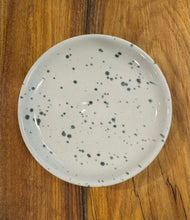 Load image into Gallery viewer, Clod &amp; Pebble Soap Dish